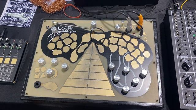 NAMM Oddities 2022 - SOMA Laboratory Enner смотреть онлайн