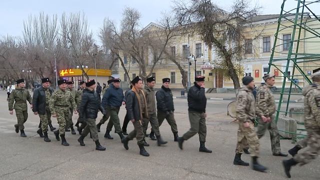 На патрулирование Феодосии под барабанный бой смотреть онлайн