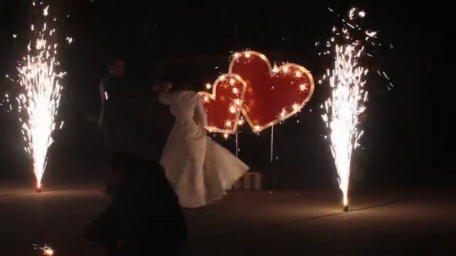 Двойное сердце из бенгальских огней смотреть онлайн