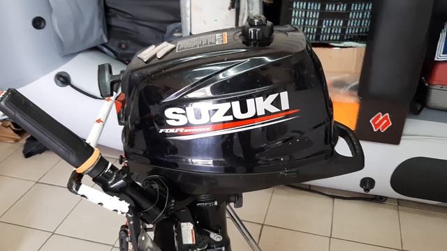 Как правильно заводить лодочный мотор SUZUKI DF 6 AS. смотреть онлайн