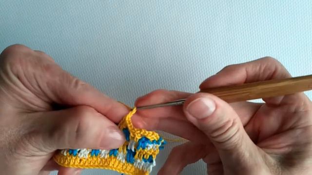 Трёхцветный узор крючком