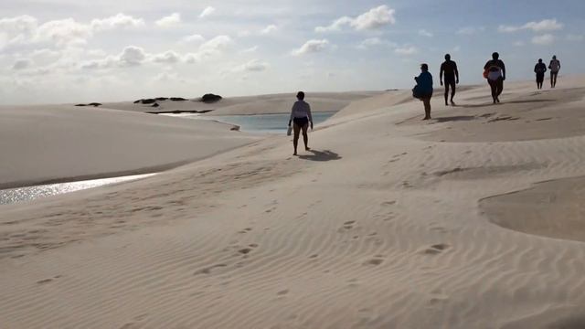 Ленсойш-Мараньенсеш (Parque Nacional dos Lençóis Maranhenses). Бразилия смотреть онлайн