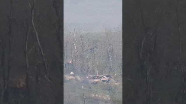 управляемая ракета сносит блиндаж.