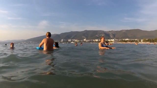 Геленджик. Ищем кашу)))) Развлеение на пляже