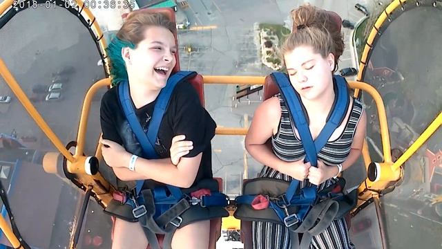 Daughter and friend (passes out) riding skyscraper смотреть онлайн