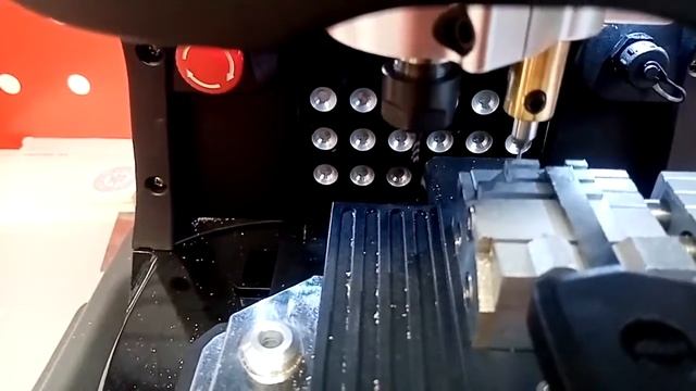 Нарезка ключа Шевроле Chevrolet по коду, восстановление ключей по замку смотреть онлайн
