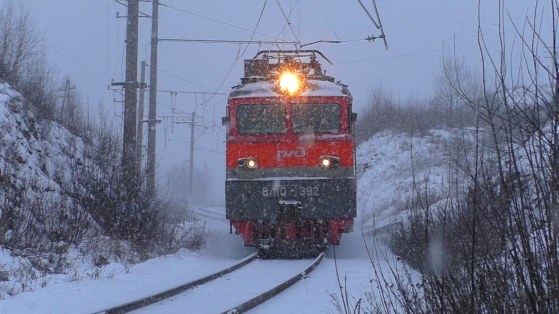 "Один в метели и пурге". ВЛ10-392 следует резервом смотреть онлайн