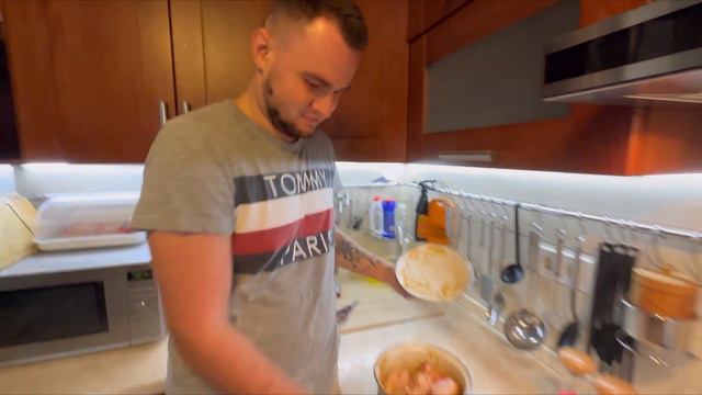 Работаю на стройке. Поездка на дачу. Рецепт на огне.