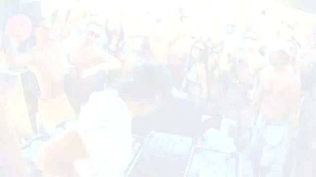 Пляжная тусовка в Майами. Мир - большая тусовка! смотреть онлайн