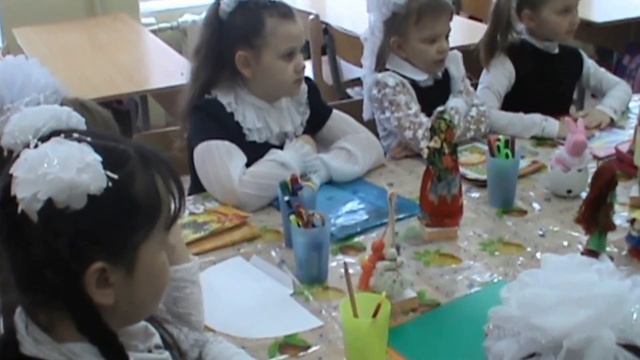 Видеофрагмент занятия кружка «Умелые руки» смотреть онлайн