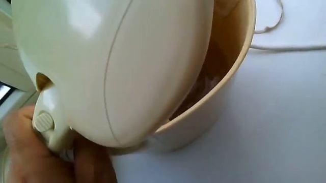 Чистка электрочайника от накипи уксусом. Лимонная кислота не помогла. смотреть онлайн