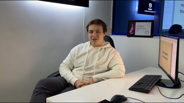 Денис прошел курс Графического дизайна в нашем центре. смотреть онлайн