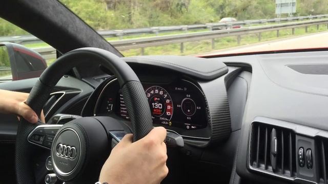 Audi R8 V10 Plus 0 - 200 km/h смотреть онлайн