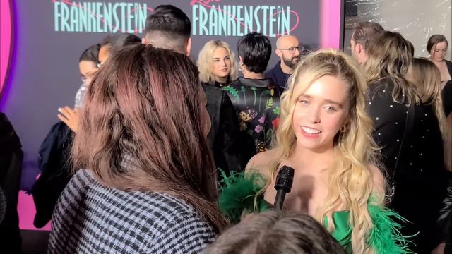 Lisa Frankenstein Red Carpet: Cole Sprouse, Liza Soberano, Jenna Davis, Zelda Williams, Carla Gugin смотреть онлайн