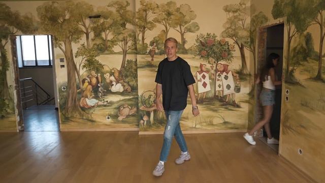 Трехпалубный пентхаус: ПРОДАЖА/АРЕНДА САМОЙ БОЛЬШОЙ КВАРТИРЫ В МИРЕ! смотреть онлайн