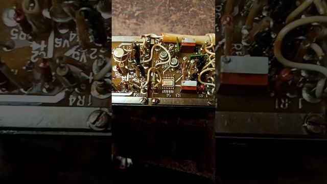 Разбор антенных усилителей. Горы дорогих конденсаторов. смотреть онлайн