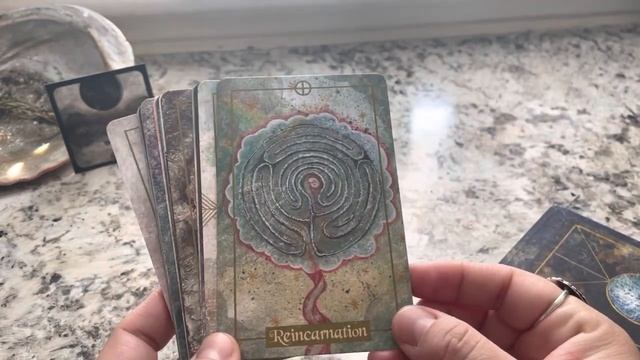 Illuminated Earth Oracle | Unboxing & First Impressions | Meet my new deck w/ me! ??♀️? смотреть онлайн