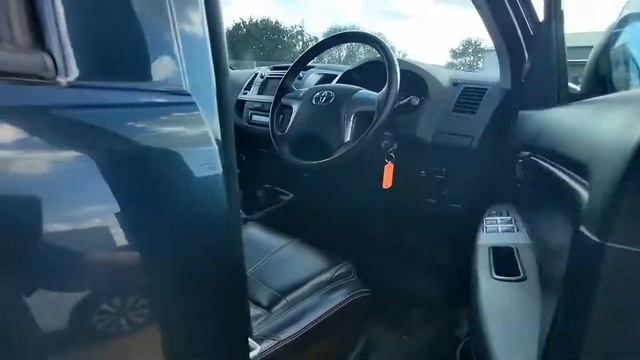 Toyota Hilux 3.0 D-4D Invincible смотреть онлайн