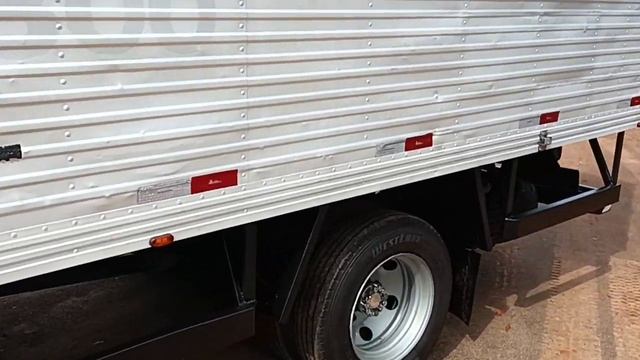 Ford Cargo 815E Ano 2010 Com Baú.