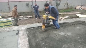 Уплотнение грунта вибролапой (шлепнога)