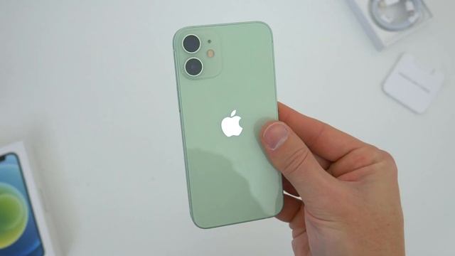 iPhone 12 Mini Unboxing & Size Comparison! How Small Is It? смотреть онлайн