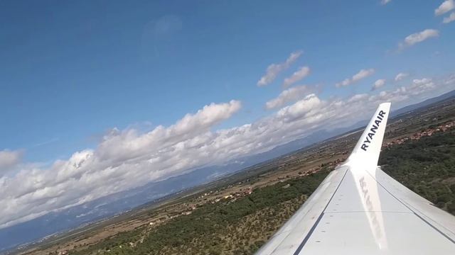 Takeoff Zadar Airport ZAD / Ryanair 737-800 смотреть онлайн