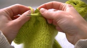 Вяжем шапку с  косами.