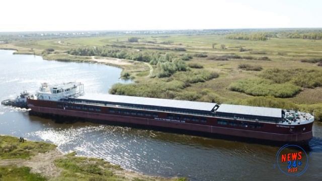 Специалисты «Окской судоверфи» спустили на воду третий сухогруз «Петротранс — 5903» проекта RSD59 смотреть онлайн