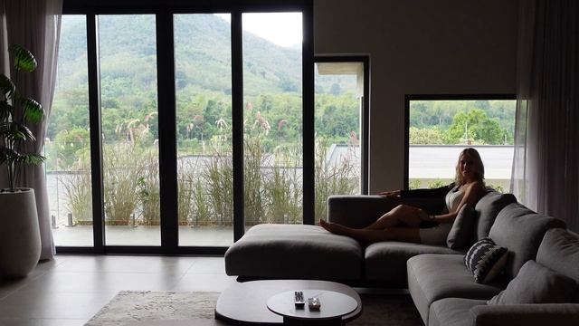 ОНА БОЛЬШЕ И ЛУЧШЕ, ЧЕМ ANCHAN И BOTANICA! MANICK HILLSIDE VILLA PHUKET FOR SALE смотреть онлайн