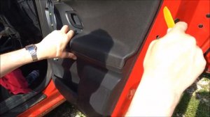 Снимаем обшивку задней двери skoda fabia