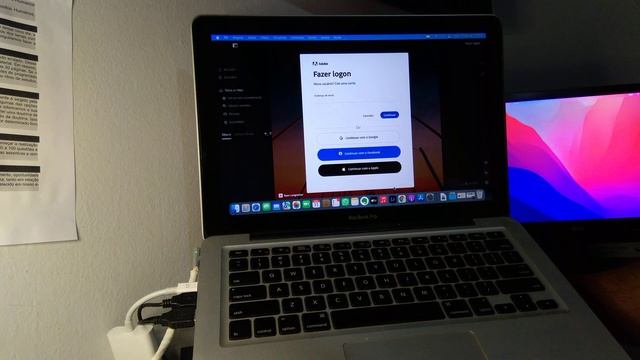 macOS Monterey no MacBook Pro 13 de 2010 - Funciona super bem смотреть онлайн