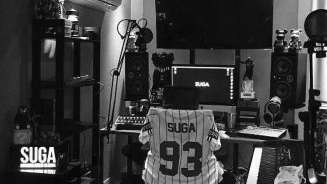 ШУГА [BTS ASMR] Он меня балует. * Ver.RusSub. [Облизывает уши и гладит тебя по волосам]