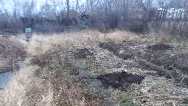Дача выглядит так 23-его Ноября - наконец-то начинает падать снег, ну и две три редиски лежат смотреть онлайн