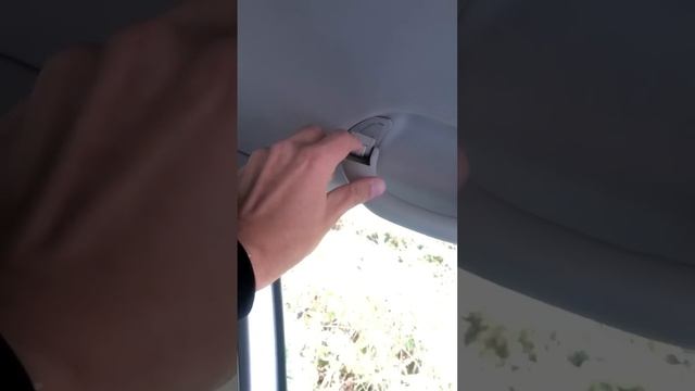 Полезный совет, как закрепить ручку в салоне машины на потолке, со стороны водителя и пассажира ?