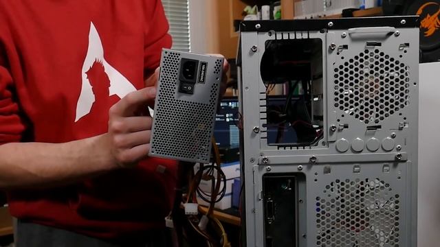 Stavím ÚSPORNÝ počítač na lehké HRY/SERVER na data! смотреть онлайн