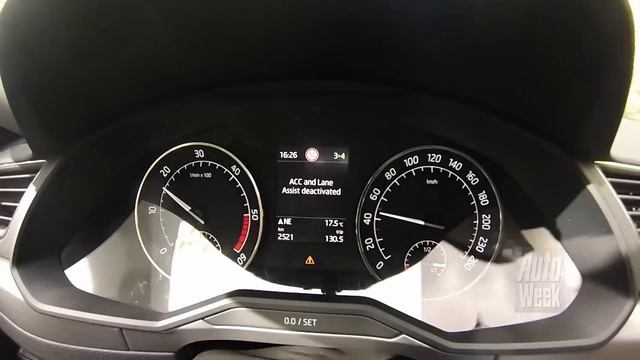 Skoda Superb [2015] road test - English subtitled смотреть онлайн