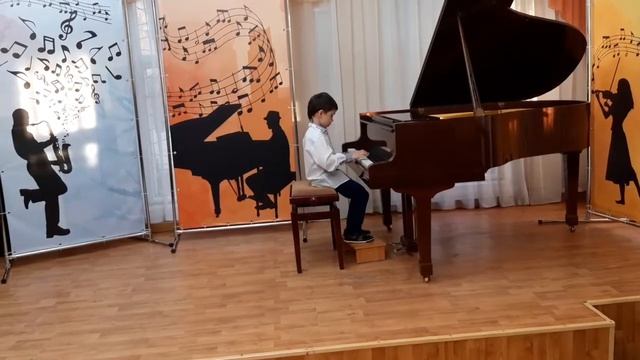 Осипов Савелий ДМШ№4 Вологда И.С.Бах "Менуэт" ре минор смотреть онлайн