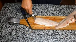 Чистим щуку легко: Как сделать филе щуки.