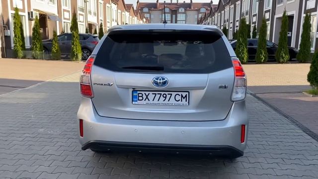 Toyota Prius V 2015 смотреть онлайн