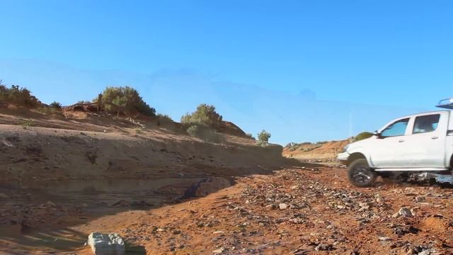 2012 Toyota HiLux ARB Sahara Bar смотреть онлайн