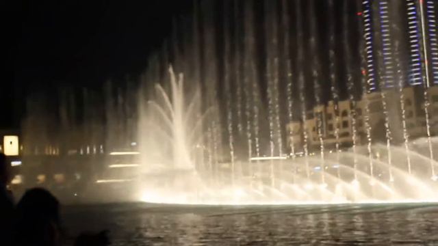 Поющий фонтан в Дубае смотреть онлайн