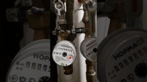 счетчик холодной воды крутится сам по себе