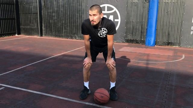 Положение тела и мяча при броске. ТЕХНИКА БРОСКА в баскетболе // IM BASKETBALL смотреть онлайн