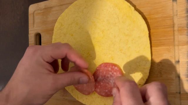 Вкусный домашний хот-дог на гриле смотреть онлайн