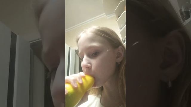 ем жёлтую морковку смотреть онлайн