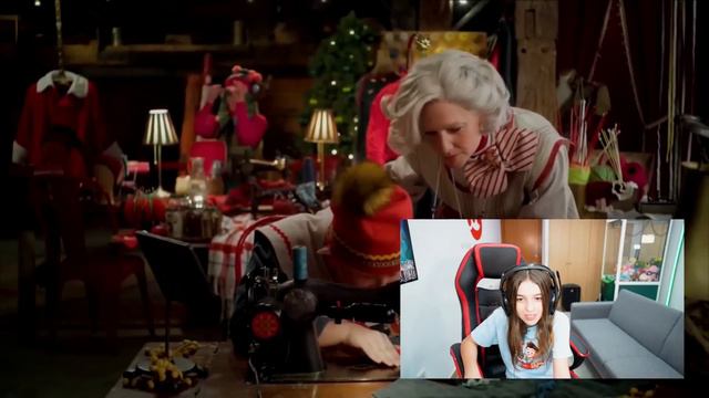 PAPA NOEL LE ENVIA UN VIDEO A MI HIJA Y MI HERMANA SE PONE CELOSA…