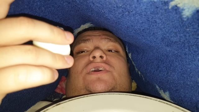 Обед на кровате под одеялом варёнными яйцами смотреть онлайн