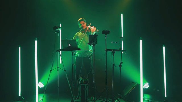 Nico Muhly: A long line (2003), for violin pre-recorded electronics смотреть онлайн