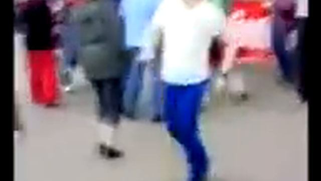 чувак отжигает / Танец под белые розы смотреть онлайн