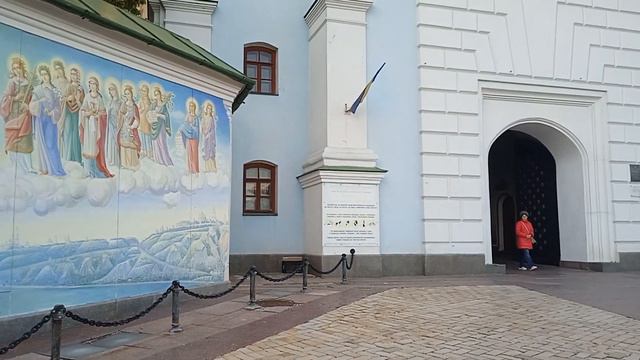 #Київ Михайлiвський Золотоверхий собор. Прогулянка від Софійської площі. 29.04.2023 смотреть онлайн